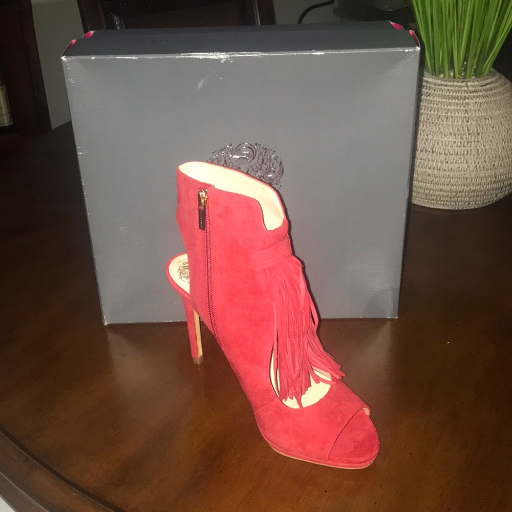 Red Vince Camuto 4 inch heels
